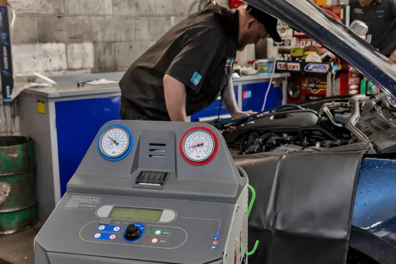 AutoCare servicing Car Air Conditioning